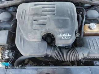 2019 Dodge Challenger SXT z VIN 2C3CDZAGXKH677450, wystawiony jako Copart lot #84649605 z przebiegiem 74 336 mil mil oraz Szkoda całkowita • Salvage title. Historia ofert i sprzedaży dostępna na DreamBid. Obrazek 14.