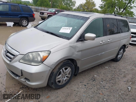 2005 Honda Odyssey EX-L with VIN 5FNRL38685B055538, listed as a IAAI auction lot 42183078 with 277,597 mi miles and . Bid and sale history available at carsss.com. Image 2.