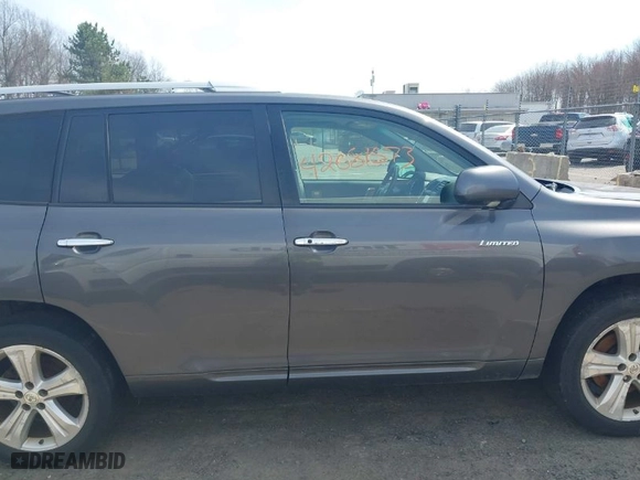 2008 Toyota Highlander Limited with VIN JTEES42AX82012679, listed as a IAAI auction lot 42081573 with 1 mi miles. Bid and sale history available at carsss.com. Image 13.
