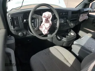 2022 Chevrolet Express Cargo z VIN 1GCWGAFP2N1291652, wystawiony jako Copart lot #63129415 z przebiegiem 51 110 mil mil oraz Szkoda całkowita • Salvage title. Historia ofert i sprzedaży dostępna na DreamBid. Obrazek 8.