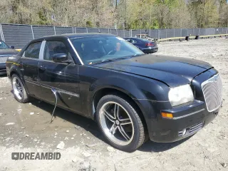 2005 Chrysler 300 Touring z VIN 2C3JA53G95H640111, wystawiony jako Copart lot #53613045 z przebiegiem 205 102 mil mil oraz Nie do naprawy • Non repairable. Historia ofert i sprzedaży dostępna na DreamBid. Obrazek 4.