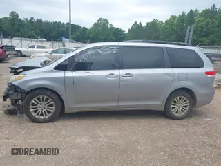 2012 Toyota Sienna XLE AAS с VIN 5TDYK3DC8CS276589, выставлен на аукционе IAAI как лот 42252242 с пробегом 221 618 миль миль и . История ставок и продаж доступна на DreamBid. Изображение 15.