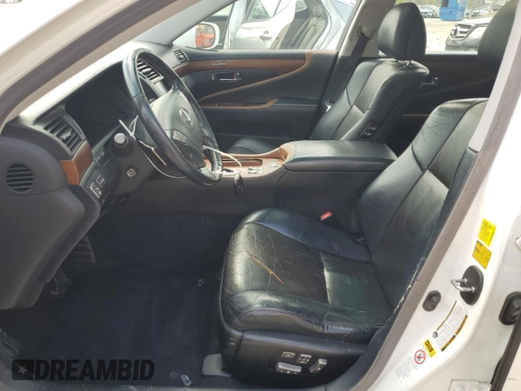 2010 Lexus LS 460 z VIN JTHBL5EFXA5097219, wystawiony jako Copart lot #52623605 z przebiegiem 147 710 mil mil oraz Nie do naprawy • Non repairable. Historia ofert i sprzedaży dostępna na DreamBid. Obrazek 7.