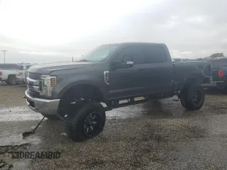2018 Ford F-250 XL z VIN 1FT7W2B65JEB83300, wystawiony jako Copart lot #55920255 z przebiegiem 104 125 mil mil oraz Szkoda całkowita • Salvage title. Historia ofert i sprzedaży dostępna na DreamBid. Obrazek 1.