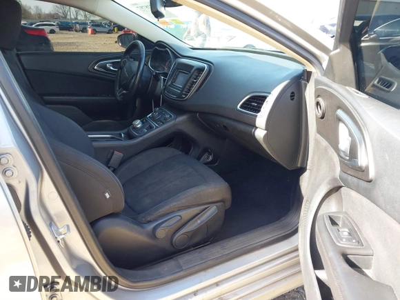 2016 Chrysler 200 Limited with VIN 1C3CCCAB8GN133550, listed as a IAAI auction lot 41728797 with 87,776 mi miles. Bid and sale history available at carsss.com. Image 5.