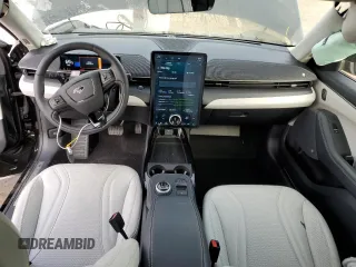 2021 Ford Mustang Mach-E Premium z VIN 3FMTK3RMXMMA61434, wystawiony jako Copart lot #71400052 z przebiegiem 9 852 mil mil oraz . Historia ofert i sprzedaży dostępna na DreamBid. Obrazek 8.