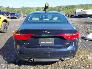 2018 Jaguar XF 25t Premium with VIN SAJBD4FX7JCY57670, listed as a IAAI auction lot 41978474 with 44,136 mi miles and . Bid and sale history available at DreamBid. Image 16.