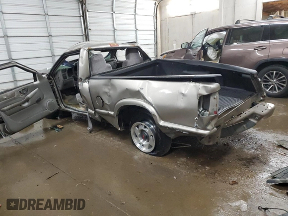 1998 GMC Sonoma with VIN 1GTCS1441WK514799, listed as a Copart auction lot 76275224 with Not Provided miles and Non Repairable. Bid and sale history available at carsss.com. Image 2.