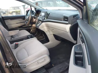 2018 Honda Odyssey LX with VIN 5FNRL6H27JB095795, listed as a IAAI auction lot 41780386 with 99,318 mi miles. Bid and sale history available at carsss.com. Image 5.