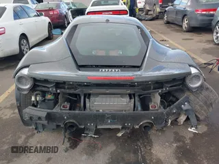 2018 Ferrari 488 z VIN ZFF79ALA9J0229410, wystawiony jako IAAI lot #41511074 z przebiegiem Nie podano mil oraz . Historia ofert i sprzedaży dostępna na DreamBid. Obrazek 16.