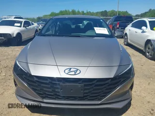 2022 Hyundai Elantra SEL with VIN KMHLM4AGXNU283362, listed as a IAAI auction lot 41981190 with 23,575 mi miles and . Bid and sale history available at DreamBid. Image 12.