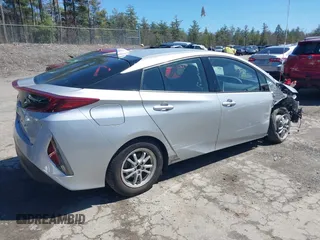 2020 Toyota Prius LE with VIN JTDKARFPXL3137917, listed as a IAAI auction lot 42037108 with 49,578 mi miles and . Bid and sale history available at DreamBid. Image 4.
