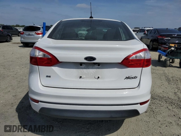 2018 Ford Fiesta SE z VIN 3FADP4BJ4JM133102, wystawiony jako Copart lot #54224805 z przebiegiem 124 307 mil mil oraz Szkoda całkowita • Salvage title. Historia ofert i sprzedaży dostępna na DreamBid. Obrazek 6.