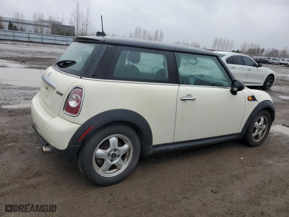 2011 MINI Cooper Hardtop with VIN WMWSU3C55BT095126, listed as a Copart auction lot 52447595 with 266,360 mi miles and Clean Title. Bid and sale history available at carsss.com. Image 3.