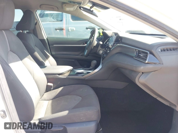 2023 Toyota Camry LE z VIN 4T1C11AK3PU182386, wystawiony jako IAAI lot #42118553 z przebiegiem 38 705 mil mil oraz . Historia ofert i sprzedaży dostępna na DreamBid. Obrazek 5.