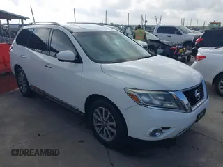 2015 Nissan Pathfinder SV with VIN 5N1AR2MN9FC686750, listed as a IAAI auction lot 42661347 with 153,937 mi miles and . Bid and sale history available at DreamBid. Image 1.