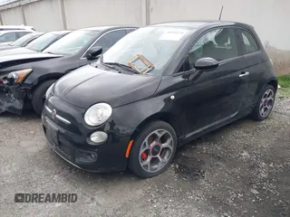 2016 FIAT 500 Sport z VIN 3C3CFFBR3GT133718, wystawiony jako IAAI lot #40791270 z przebiegiem 42 232 mil mil oraz . Historia ofert i sprzedaży dostępna na DreamBid. Obrazek 2.