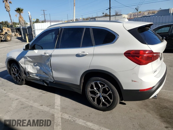 2022 BMW X1 sDrive28i with VIN WBXJG7C05N5V39439, listed as a Copart auction lot 81640724 with 30,261 mi miles and Salvage Title. Bid and sale history available at carsss.com. Image 2.