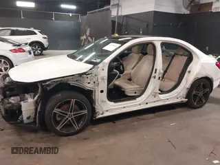 2021 Mercedes-Benz A 220 z VIN W1K3G4FB4MJ305001, wystawiony jako IAAI lot #41755631 z przebiegiem 74 322 mil mil oraz . Historia ofert i sprzedaży dostępna na DreamBid. Obrazek 6.