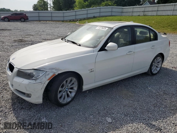 2011 BMW 3 Series 328i xDrive z VIN WBAPK7C53BF087219, wystawiony jako Copart lot #54979425 z przebiegiem 74 030 mil mil oraz Szkoda całkowita • Salvage title. Historia ofert i sprzedaży dostępna na DreamBid. Obrazek 1.