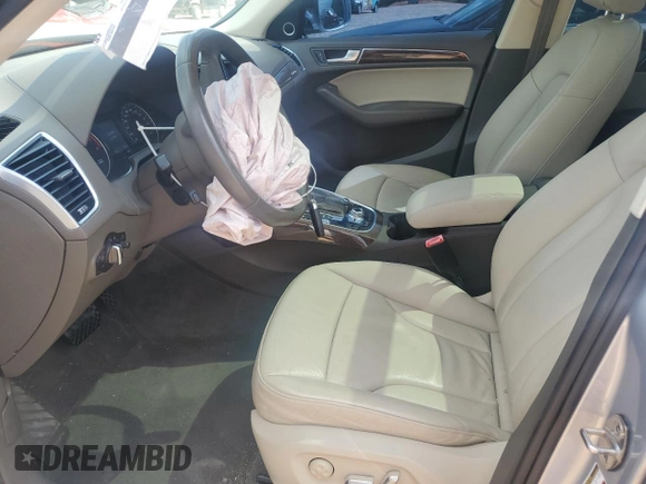 2016 Audi Q5 Premium Plus z VIN WA1D7AFP2GA061548, wystawiony jako Copart lot #55916825 z przebiegiem 76 108 mil mil oraz Szkody całkowita. Historia ofert i sprzedaży dostępna na DreamBid. Obrazek 7.