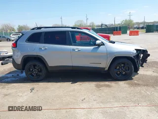 2016 Jeep Cherokee Latitude with VIN 1C4PJLCB2GW185637, listed as a IAAI auction lot 41894019 with 87,888 mi miles and . Bid and sale history available at DreamBid. Image 14.