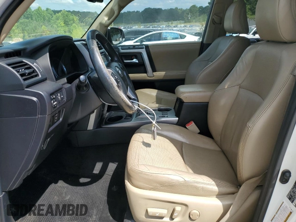 2015 Toyota 4Runner SR5 z VIN JTEZU5JR7F5100982, wystawiony jako Copart lot #63446785 z przebiegiem 237 064 mil mil oraz Czysty tytuł • Clean title. Historia ofert i sprzedaży dostępna na DreamBid. Obrazek 7.