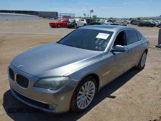 2012 BMW 7 Series 750Li xDrive с VIN WBAKC8C57CC435149, выставлен на аукционе IAAI как лот 42547400 с пробегом 125 127 миль миль и . История ставок и продаж доступна на DreamBid. Изображение 2.
