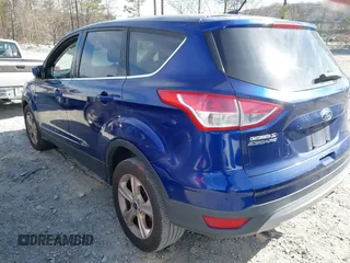 2016 Ford Escape SE with VIN 1FMCU0G7XGUA08559, listed as a IAAI auction lot 41795275 with 98,354 mi miles. Bid and sale history available at carsss.com. Image 3.