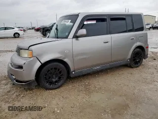 2005 Scion xB z VIN JTLKT324650211104, wystawiony jako Copart lot #55866455 z przebiegiem 210 908 mil mil oraz Szkody całkowita. Historia ofert i sprzedaży dostępna na DreamBid. Obrazek 1.