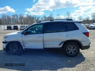 2024 Honda Passport TrailSport с VIN 5FNYF8H69RB016415, выставлен на аукционе IAAI как лот 41701049 с пробегом 10 365 миль миль и . История ставок и продаж доступна на DreamBid. Изображение 14.