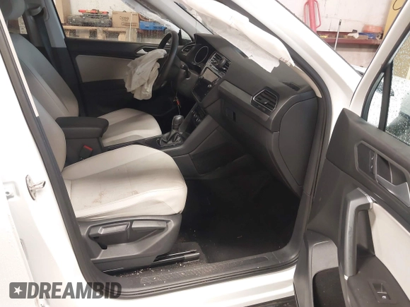2020 Volkswagen Tiguan SE with VIN 3VV3B7AX4LM141023, listed as a IAAI auction lot 41521923 with 69,479 mi miles and . Bid and sale history available at DreamBid. Image 5.