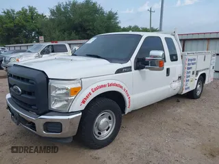2013 Ford F-250 XL z VIN 1FT7X2A64DEA86642, wystawiony jako IAAI lot #42278335 z przebiegiem 253 022 mil mil oraz . Historia ofert i sprzedaży dostępna na DreamBid. Obrazek 17.