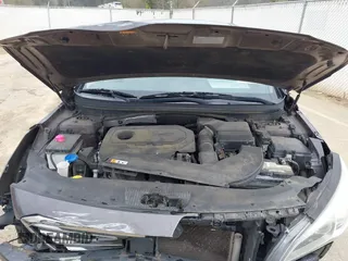 2015 Hyundai Sonata Limited with VIN 5NPE34AF4FH037765, listed as a IAAI auction lot 41887280 with 235,024 mi miles and . Bid and sale history available at carsss.com. Image 10.