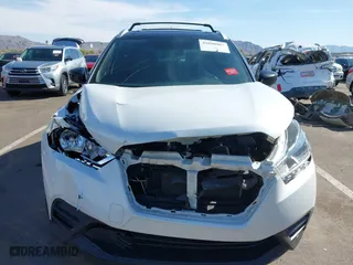 2018 Nissan Kicks SR with VIN 3N1CP5CUXJL504437, listed as a IAAI auction lot 41890907 with 137,572 mi miles. Bid and sale history available at carsss.com. Image 6.