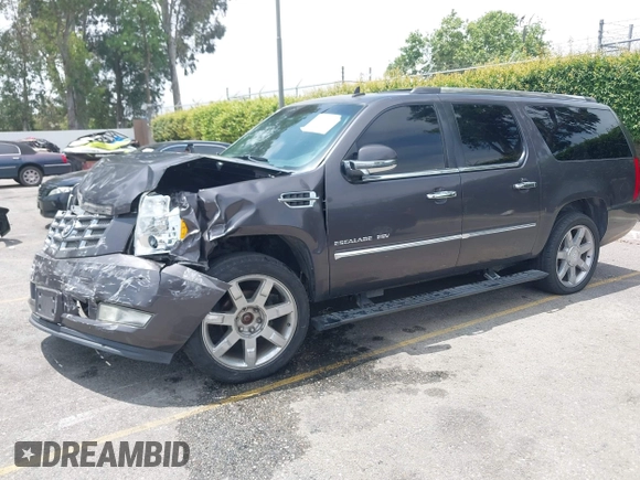 2011 Cadillac Escalade ESV Premium z VIN 1GYS4JEF2BR149146, wystawiony jako IAAI lot #42370325 z przebiegiem 68 787 mil mil oraz . Historia ofert i sprzedaży dostępna na DreamBid. Obrazek 20.