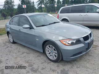 2007 BMW 3 Series 328i с VIN WBAVC53577FZ81305, выставлен на аукционе IAAI как лот 42575262 с пробегом 76 398 миль миль и . История ставок и продаж доступна на DreamBid. Изображение 1.