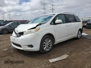 2011 Toyota Sienna LE AAS z VIN 5TDKK3DC5BS052667, wystawiony jako Copart lot #50382325 z przebiegiem 151 469 mil mil oraz Szkoda całkowita • Salvage title. Historia ofert i sprzedaży dostępna na DreamBid. Obrazek 1.