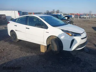2022 Toyota Prius LE with VIN JTDL9MFU4N3037305, listed as a IAAI auction lot 41596423 with 60,775 mi miles. Bid and sale history available at carsss.com. Image 1.