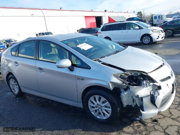 2013 Toyota Prius Plug-In with VIN JTDKN3DPXD3040321, listed as a IAAI auction lot 41477480 with 109,764 mi miles. Bid and sale history available at carsss.com. Image 6.