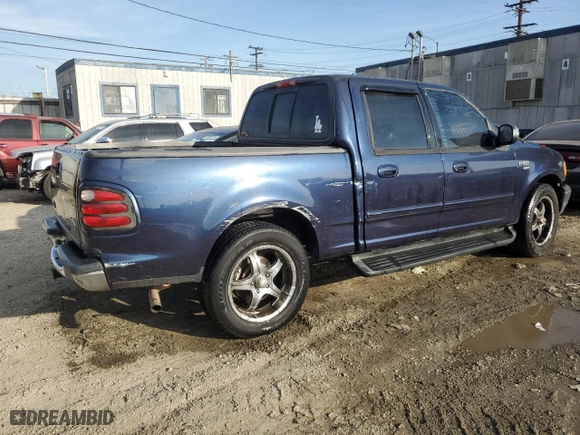 2002 Ford F-150 XLT with VIN 1FTRW07LX2KC22722, listed as a Copart auction lot 46000825 with 270,945 mi miles and Salvage Title. Bid and sale history available at carsss.com. Image 3.