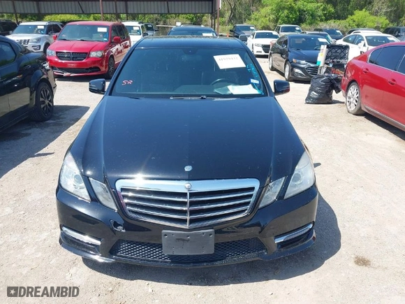 2013 Mercedes-Benz E-Class E 350 Luxury with VIN WDDHF5KB0DA752171, listed as a IAAI auction lot 41929432 with 126,051 mi miles. Bid and sale history available at carsss.com. Image 12.