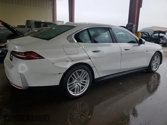 2025 BMW 5 Series 540i xDrive with VIN WBA63FJ08SCU11311, listed as a Copart auction lot 43818665 with 3,408 mi miles and Clean Title. Bid and sale history available at carsss.com. Image 3.