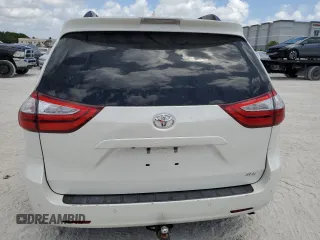 2018 Toyota Sienna XLE Auto Access Seat with VIN 5TDYZ3DC9JS960124, listed as a Copart auction lot 54828065 with 109,021 mi miles and Clean Title. Bid and sale history available at carsss.com. Image 6.
