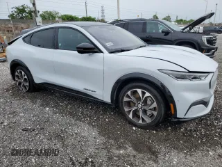 2023 Ford Mustang Mach-E Premium с VIN 3FMTK3SU6PMB06464, выставлен на аукционе Copart как лот 59789035 с пробегом 18 807 миль миль и На запчасти • Non repairable. История ставок и продаж доступна на DreamBid. Изображение 4.