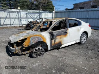 2011 Subaru Legacy Prem z VIN 4S3BMBB60B3264864, wystawiony jako Copart lot #49623885 z przebiegiem Nie podano mil oraz Szkoda całkowita • Salvage title. Historia ofert i sprzedaży dostępna na DreamBid. Obrazek 1.