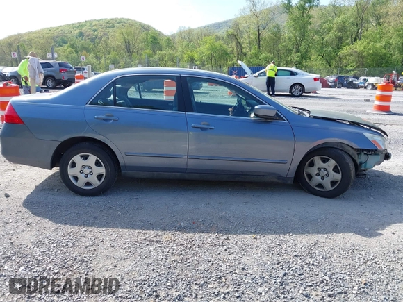 2007 Honda Accord LX z VIN 1HGCM56477A128749, wystawiony jako IAAI lot #42124244 z przebiegiem 224 288 mil mil oraz . Historia ofert i sprzedaży dostępna na DreamBid. Obrazek 13.
