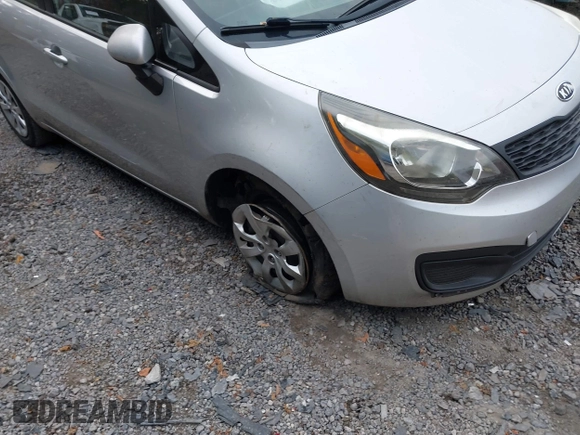 2013 Kia Rio LX z VIN KNADM4A33D6111258, wystawiony jako IAAI lot #39934097 z przebiegiem 53 008 mil mil oraz . Historia ofert i sprzedaży dostępna na DreamBid. Obrazek 15.