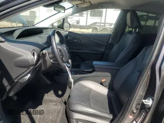 2020 Toyota Prius LE z VIN JTDKARFP6L3138529, wystawiony jako Copart lot #60039375 z przebiegiem 104 277 mil mil oraz Szkoda całkowita • Salvage title. Historia ofert i sprzedaży dostępna na DreamBid. Obrazek 7.