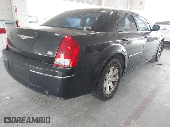 2007 Chrysler 300 Touring with VIN 2C3KA53G17H869258, listed as a IAAI auction lot 42399212 with 237,633 mi miles and . Bid and sale history available at DreamBid. Image 4.